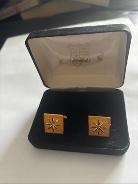 Gold Starburst Square Cufflinks - Classic Men's Accessory